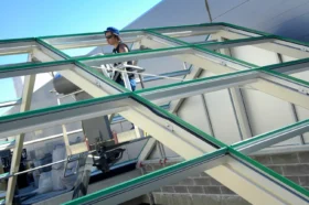 Дорогой и дешевый профиль для остекления: какой выбрать?